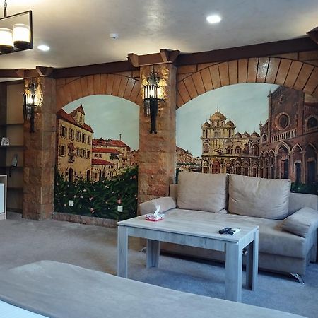 Delin Hotel And Tours Yerevan Bagian luar foto
