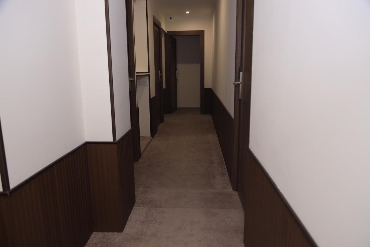 Delin Hotel And Tours Yerevan Bagian luar foto