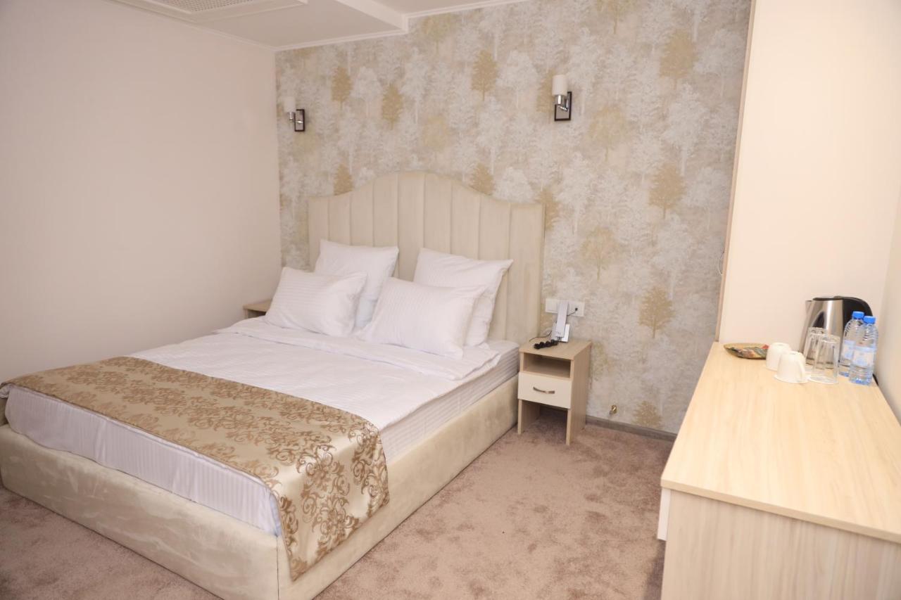 Delin Hotel And Tours Yerevan Bagian luar foto