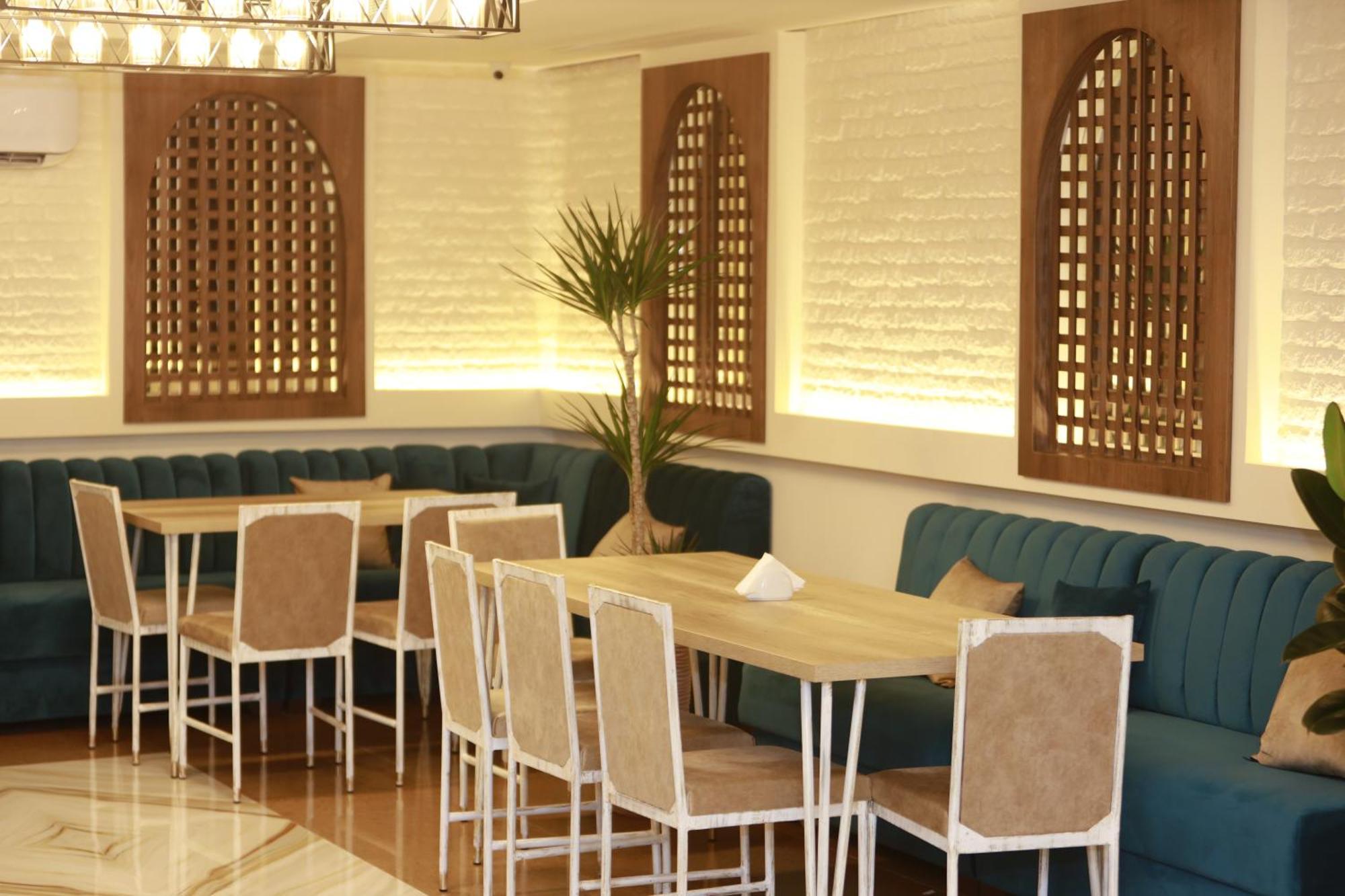 Delin Hotel And Tours Yerevan Bagian luar foto