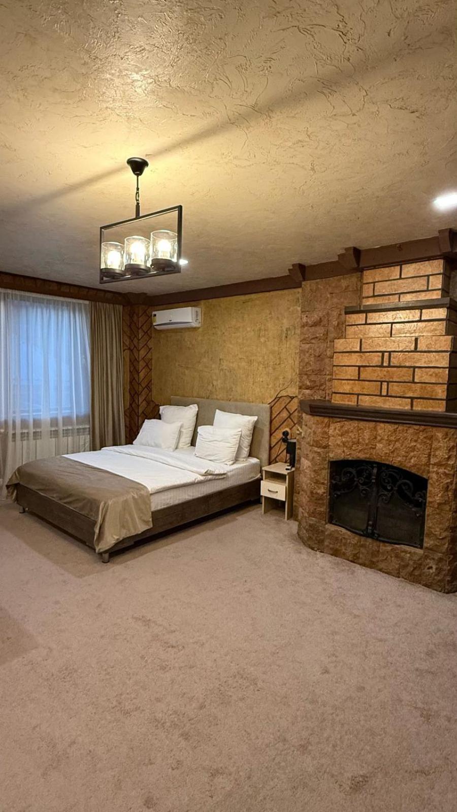 Delin Hotel And Tours Yerevan Bagian luar foto